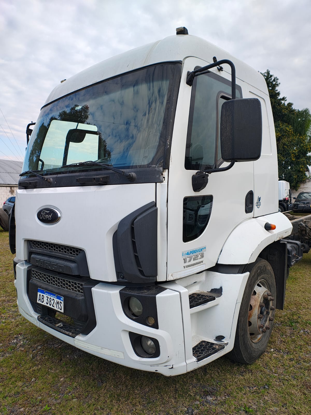 FORD CARGO 1723/48 4X2 CD AMT - Año 2017 - 421.000 km